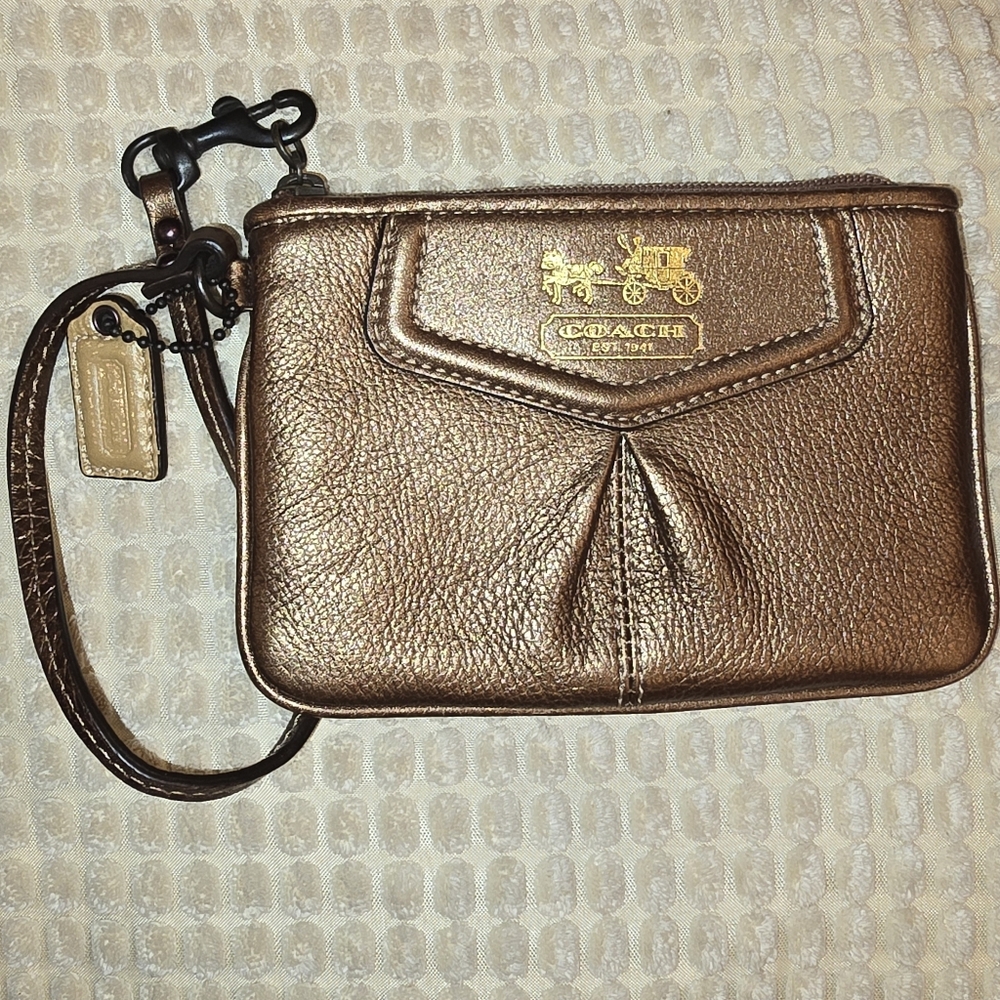 COACH Madison Bronze Leather Pleated Small Wristlet with Black Hardware NWOT